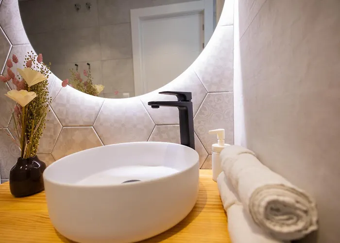 Florit Flats - The Trafalgar Apartments