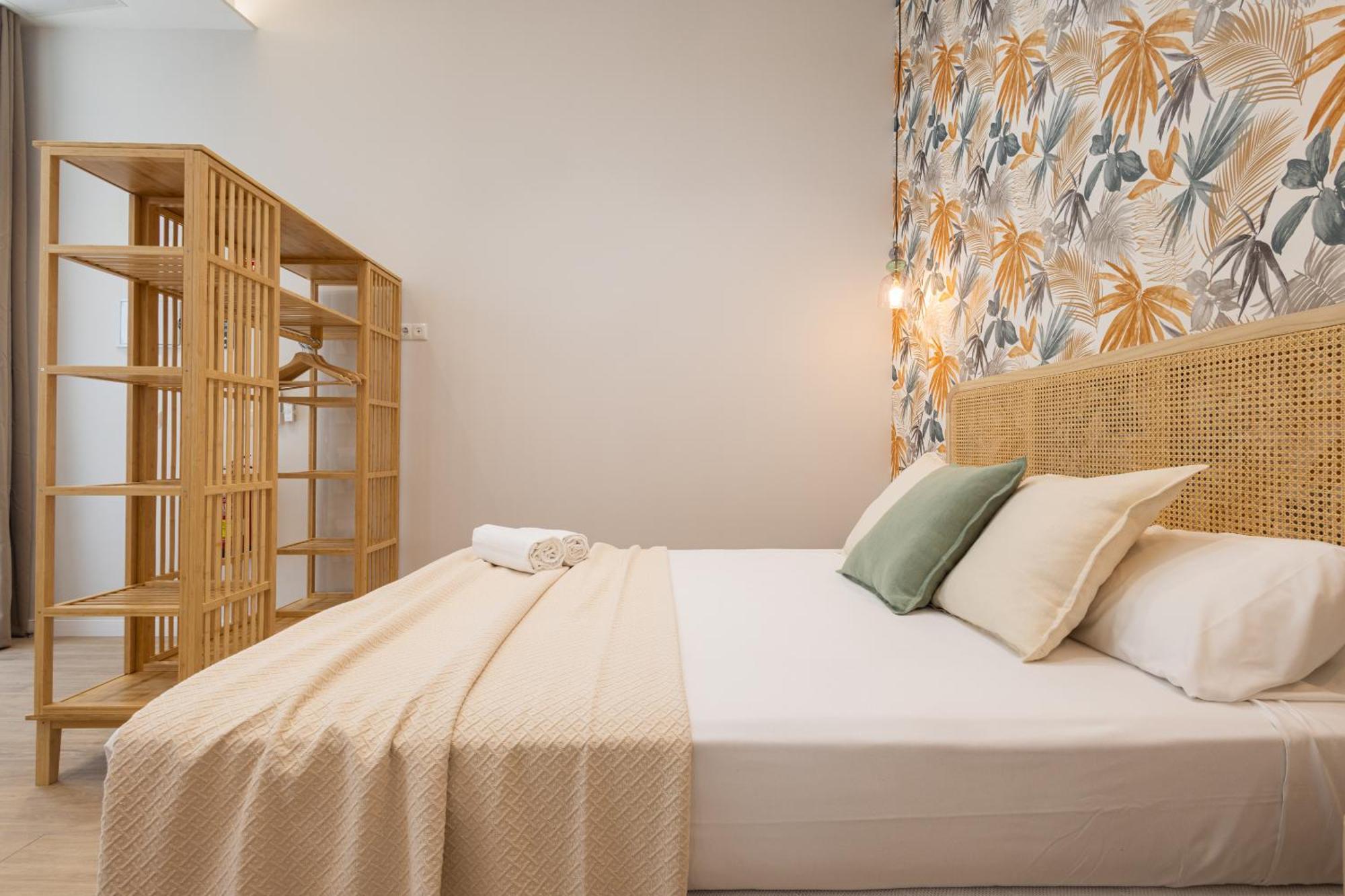 Florit Flats - The Trafalgar Apartment *