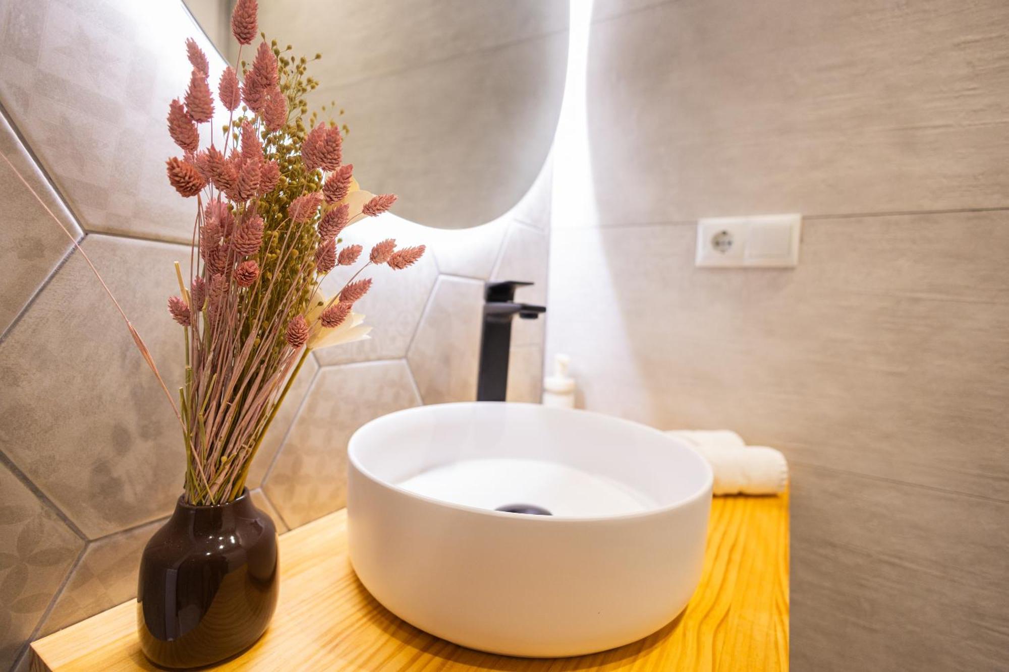 Florit Flats - The Trafalgar Valence